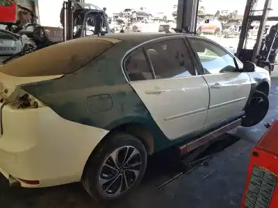 Veicolo di demolizione renault laguna iii bose edition dell'anno 2014 alimentato m9r857