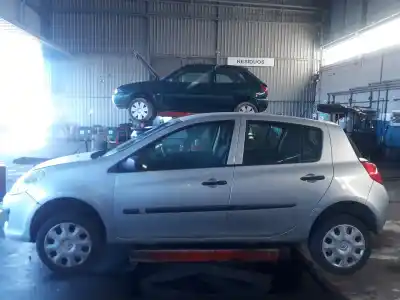 Veículo de Sucata renault clio iii authentique do ano 2007 alimentado k9k766