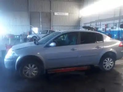 Veículo de Sucata renault megane ii berlina 5p confort expression do ano 2004 alimentado k9k722