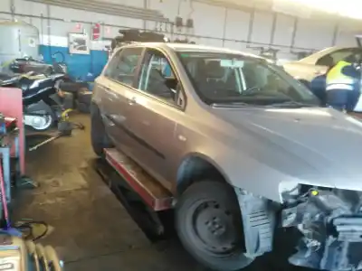 Veicolo di demolizione fiat stilo (192) 1.9 jtd / 1.9 jtd 115 active dell'anno 2003 alimentato 192a1000