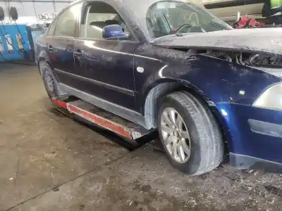 Sloopvoertuig volkswagen passat berlina (3b3) 2.0 20v cat (alt) van het jaar 2003 aangedreven alt