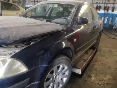 Sloopvoertuig volkswagen passat berlina (3b3) 2.0 20v cat (alt) van het jaar 2003 aangedreven alt