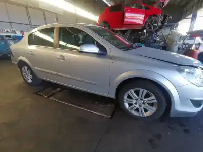 Veicolo di demolizione opel astra h berlina 1.7 16v cdti dell'anno 2009 alimentato z17dth