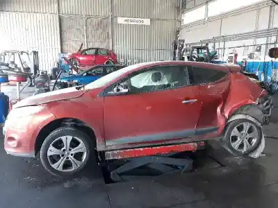 Veículo de Sucata renault megane iii coupe color edition do ano 2010 alimentado k9k832