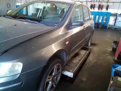 Sloopvoertuig fiat stilo (192) 1.9 jtd / 1.9 jtd 115 active van het jaar 2004 aangedreven 192a1000