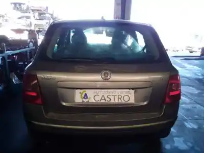 Sloopvoertuig fiat stilo (192) 1.9 jtd / 1.9 jtd 115 active van het jaar 2004 aangedreven 192a1000