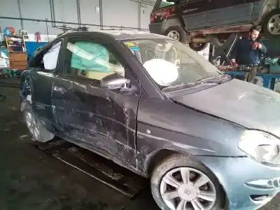 Veicolo di demolizione lancia ypsilon (101) 1.2 16v argento dell'anno 2004 alimentato 188a5000