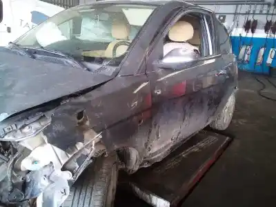 Veicolo di demolizione lancia ypsilon (101) 1.2 16v argento dell'anno 2004 alimentato 188a5000