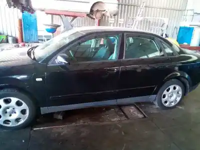 Veículo de Sucata audi a4 berlina (8e) 2.5 v6 24v tdi do ano 2004 alimentado ake