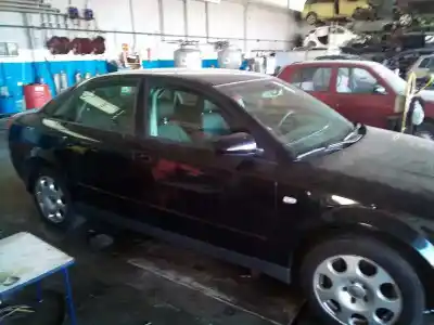 Veículo de Sucata audi a4 berlina (8e) 2.5 v6 24v tdi do ano 2004 alimentado ake