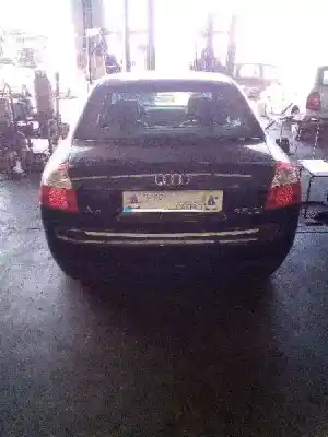 Veículo de Sucata audi a4 berlina (8e) 2.5 v6 24v tdi do ano 2004 alimentado ake