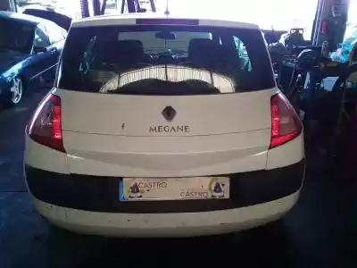 Veículo de Sucata renault megane ii berlina 5p confort expression do ano 2004 alimentado k9k722