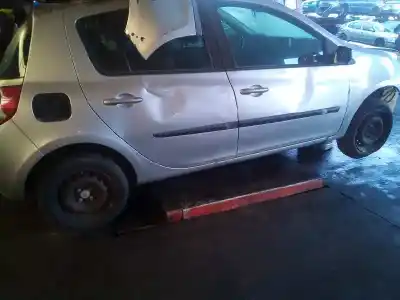 Veículo de Sucata renault clio iii emotion do ano 2008 alimentado d4f740