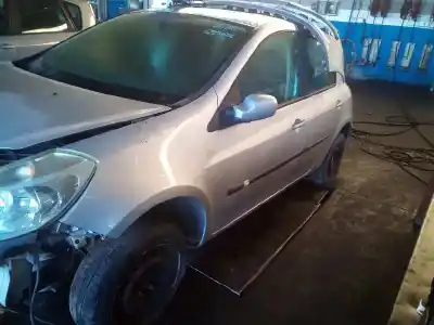Veículo de Sucata renault clio iii emotion do ano 2008 alimentado d4f740