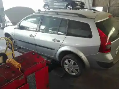 Здавання транспортного засобу RENAULT MEGANE II FAMILIAR Dynamique Confort року 2005 потужний K4M760