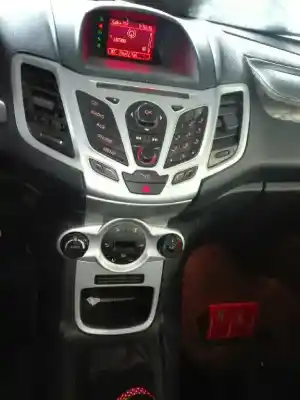 Vehicul casat ford fiesta (cb1) trend al anului 2012 alimentat kvja