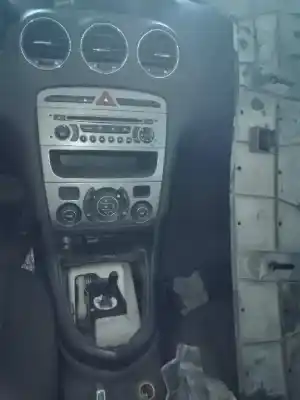 Veículo de Sucata peugeot 308 1.6 16v hdi do ano 2008 alimentado 9hx