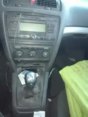 Veículo de Sucata skoda octavia berlina (1z3) trend do ano 2008 alimentado bkc