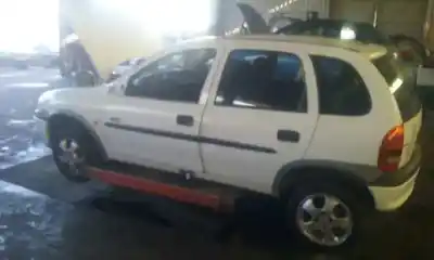 Scrapping Vehicle OPEL CORSA B 1.0 12V CAT (X 10 XE / LW3) of the year 2000 powered X10XE