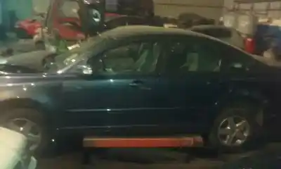 Véhicule à la ferraille VOLVO S40 BERLINA 2.0 D Momentum de l'année 2009 alimenté D4204T