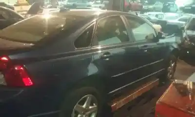 Veículo de Sucata volvo s40 berlina 2.0 d momentum do ano 2009 alimentado d4204t