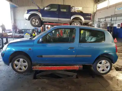 Здавання транспортного засобу renault clio ii fase ii (b/cb0) authentique року 2001 потужний d4f712
