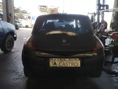 Veículo de Sucata renault megane ii berlina 5p confort expression do ano 2003 alimentado k9k722