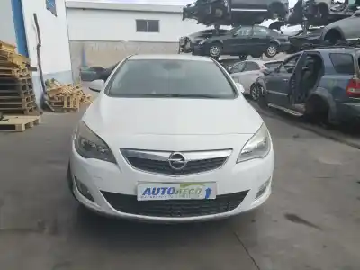 Здавання транспортного засобу OPEL ASTRA J LIM. Cosmo року 2011 потужний A17DTR