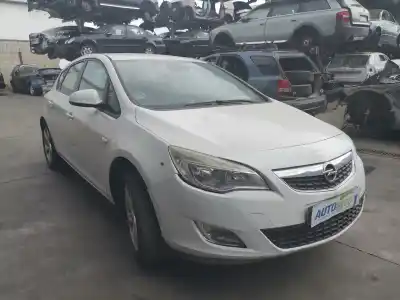 Veículo de Sucata opel astra j lim. cosmo do ano 2011 alimentado a17dtr