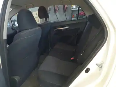 Veicolo di demolizione toyota auris active dell'anno 2011 alimentato 1ndtv