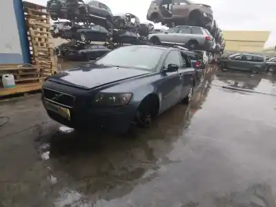 Veículo de Sucata volvo s40 berlina 2.0 d kinetic do ano 2006 alimentado d4204t