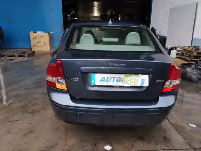 Veículo de Sucata volvo s40 berlina 2.0 d kinetic do ano 2006 alimentado d4204t