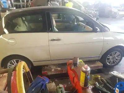 Veicolo di demolizione lancia ypsilon (101) 1.4 16v platino dell'anno 2008 alimentato 350a1000