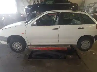 Véhicule à la ferraille seat ibiza (6k) básico de l'année 1994 alimenté abd