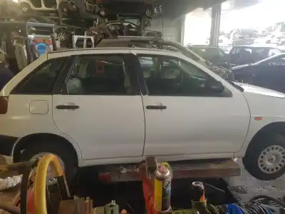 Véhicule à la ferraille seat ibiza (6k) básico de l'année 1994 alimenté abd