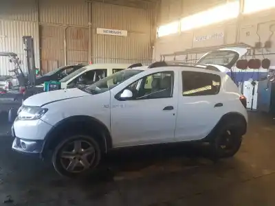 Sloopvoertuig dacia sandero stepway van het jaar 2014 aangedreven h4b400