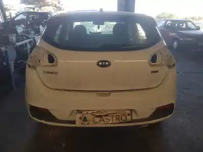 Veículo de Sucata kia cee´d business do ano 2014 alimentado d4fc