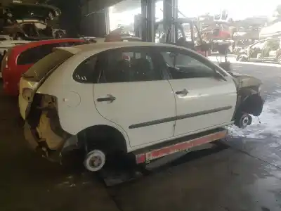 Véhicule à la ferraille seat ibiza (6l1) ecomotive de l'année 2009 alimenté bnv