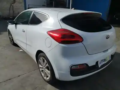 Veículo de Sucata kia cee´d business do ano 2014 alimentado d4fb