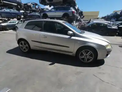 Veicolo di demolizione fiat stilo (192) 1.9 jtd / 1.9 jtd 115 active dell'anno 2003 alimentato 192a1000