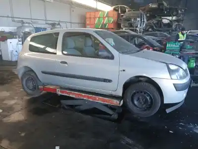 Здавання транспортного засобу renault clio ii fase ii (b/cb0) authentique року 2003 потужний d7f726
