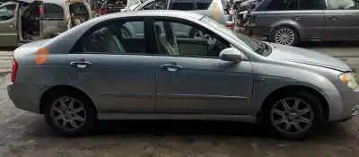 Veículo de Sucata kia cerato 2.0 ex crdi berlina do ano 2006 alimentado d4ea