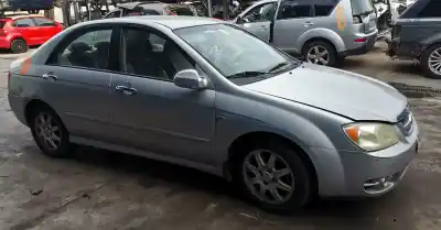 Veículo de Sucata kia cerato 2.0 ex crdi berlina do ano 2006 alimentado d4ea