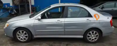 Veículo de Sucata kia cerato 2.0 ex crdi berlina do ano 2006 alimentado d4ea