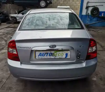 Veículo de Sucata kia cerato 2.0 ex crdi berlina do ano 2006 alimentado d4ea