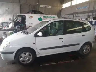 Veicolo di demolizione renault scenic (ja..) 1.6 16v dynamique (ja0b/11) dell'anno 2001 alimentato k4m700