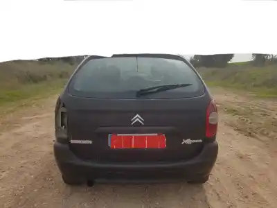 Veículo de Sucata citroen xsara picasso 1.6 hdi 90 exclusive do ano 2003 alimentado rhy