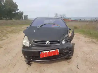 Veículo de Sucata CITROEN XSARA PICASSO 1.6 HDi 90 Exclusive do ano 2003 alimentado RHY
