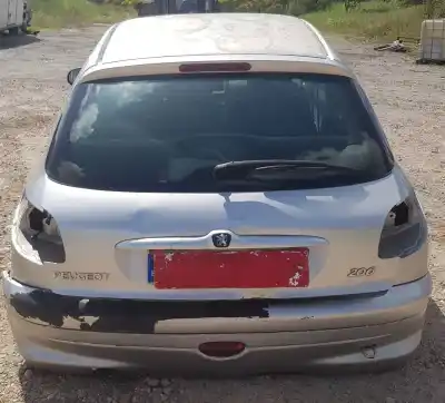 Здавання транспортного засобу peugeot 206 berlina xs року 2001 потужний nfutu5jp4