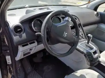 Veículo de Sucata peugeot 5008 confort do ano 2010 alimentado 9hzdv6ted4